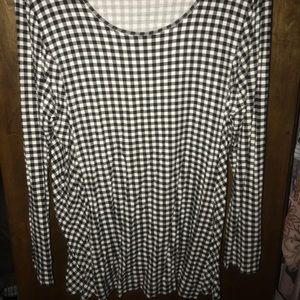 Checkered Scoop-Neck Long Sleeve